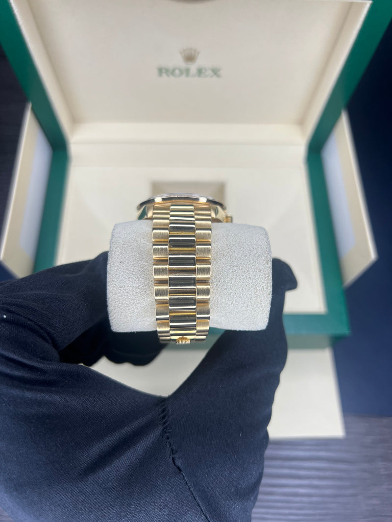 Rolex Day-Date 36 | Custom Dial & Bezel 18238 | Pre-owned 1990s