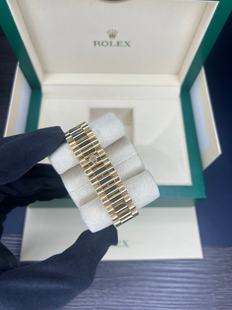 Rolex Day-Date 36 | Custom Dial & Bezel 18238 | Pre-owned 1990s