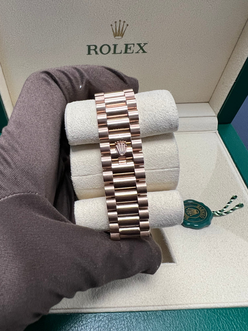 Rolex Day-Date 40 | Olive Green 228235 | Pre-owned 2023