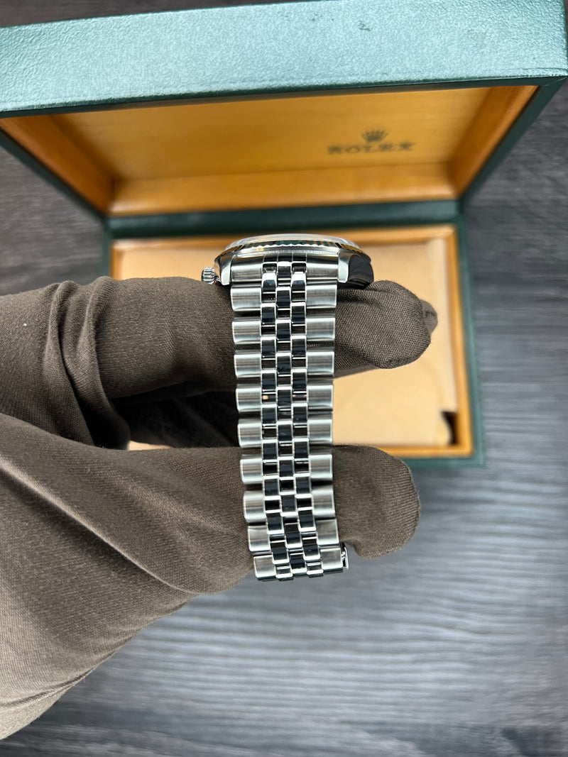 Rolex Datejust 36 | Blue Roman Numerals 16234 | Pre-owned 2008